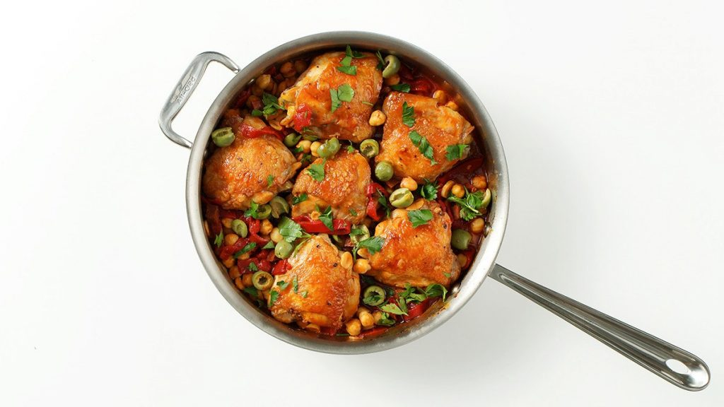 Cuisses de poulet braisées au chorizo et aux pois chiches | Recette Cuisine