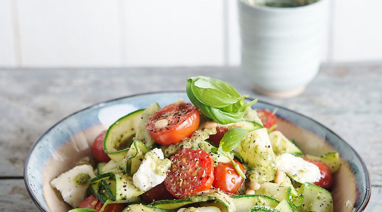 Salade de courgettes crues et tomates cerises | Recette Cuisine