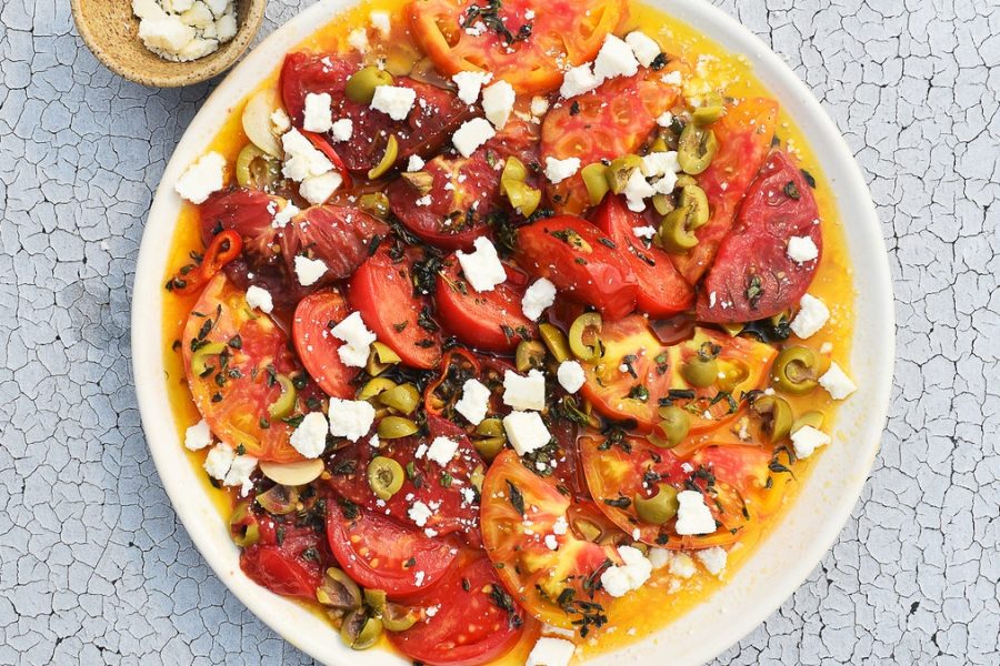 Tomates mijotées à l'huile d'olive avec Cotija
