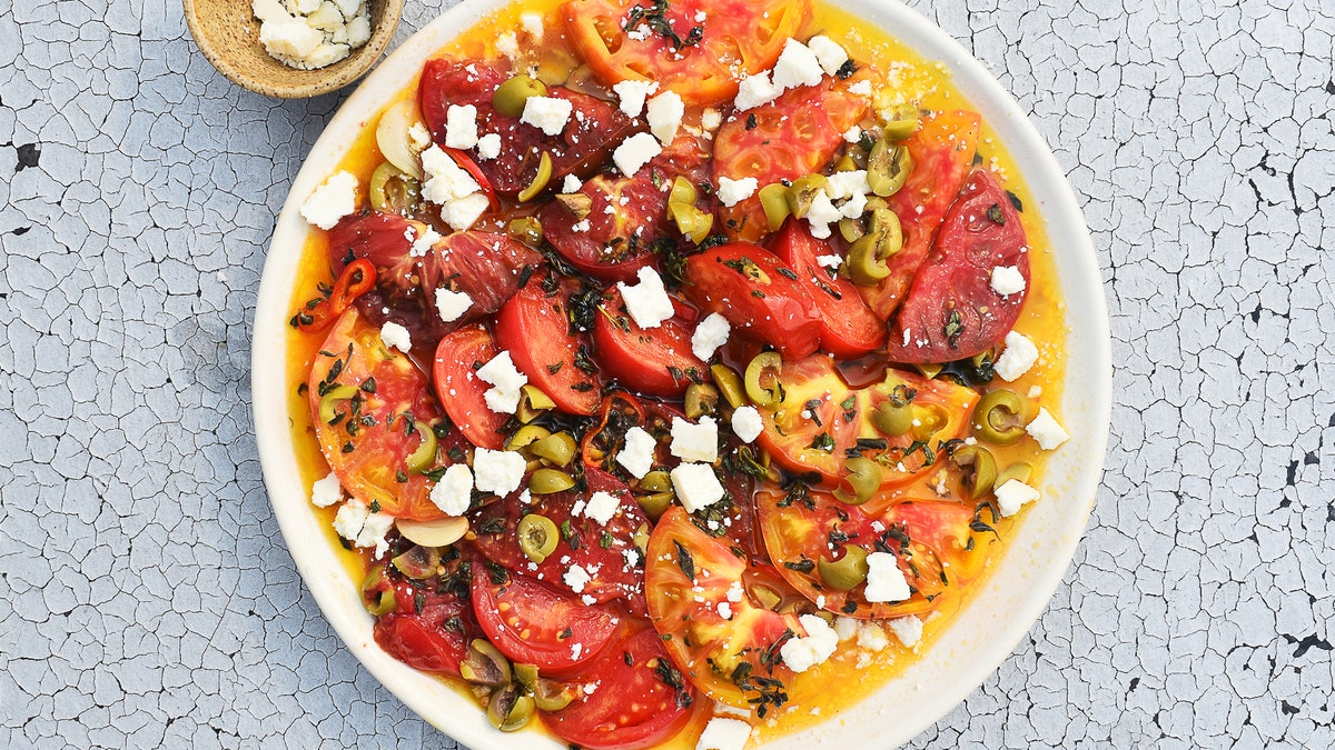 Tomates mijotées à l'huile d'olive avec Cotija
