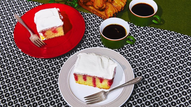Poke Cake aux Framboises et Hibiscus