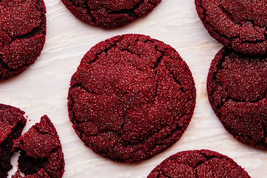 Biscuits de velours rouge scintillant
