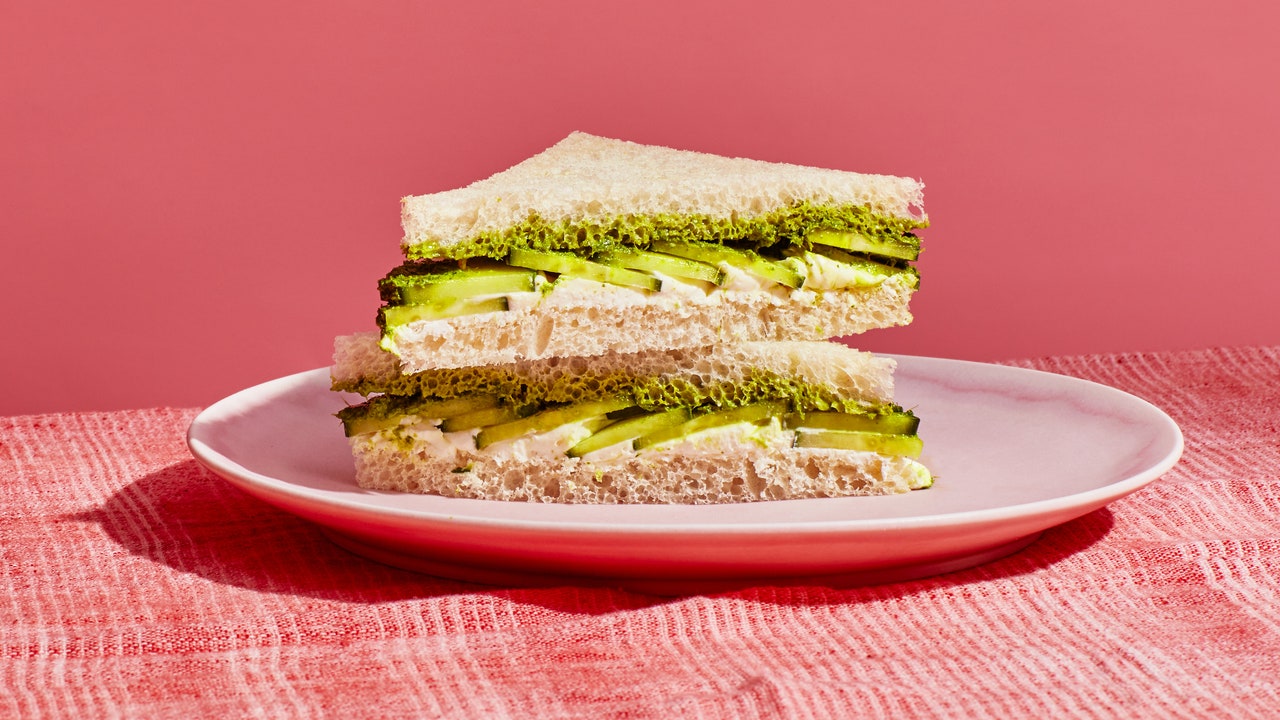 Sandwich au chutney de concombre et coriandre
