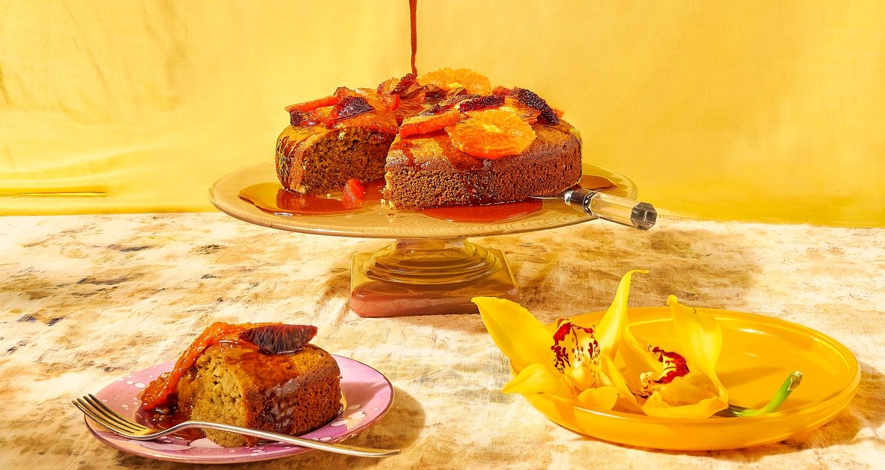 Gâteau à l'huile d'olive à l'orange sanguine et au romarin
