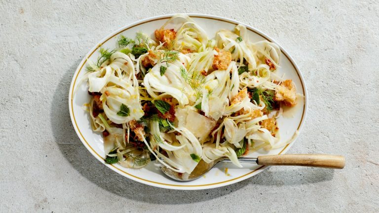 Fennel Salad With Walnuts and Croutons