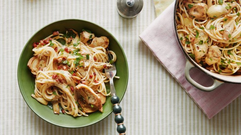 Pâtes artichaut et pancetta marinées