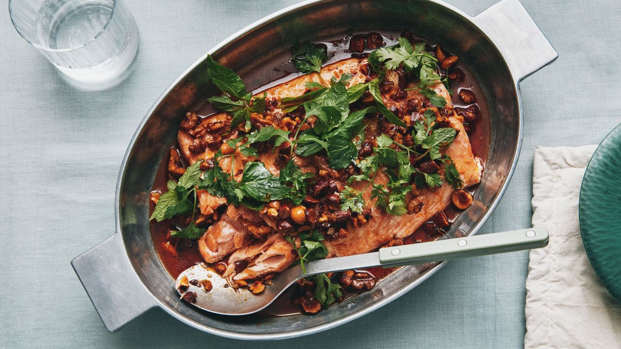 Saumon avec salsa à noix grésillée