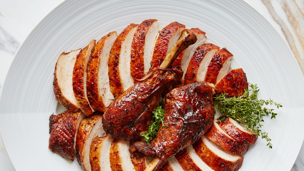 Dinde glacée au bourbon et au sucre brun