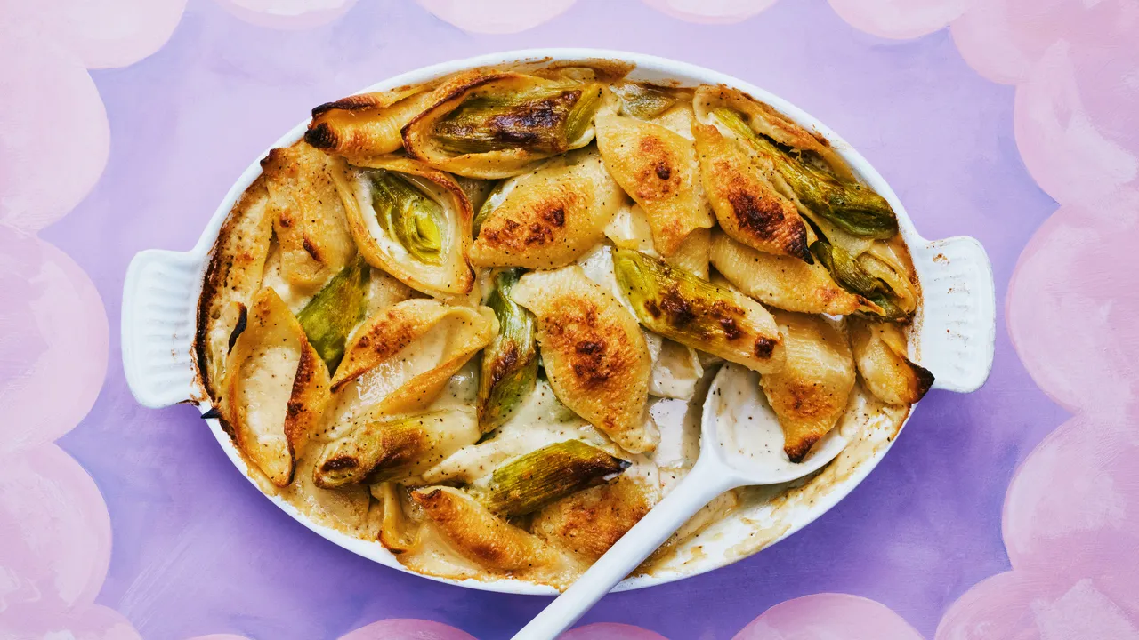 Pâtes au cheddar et poireaux au four