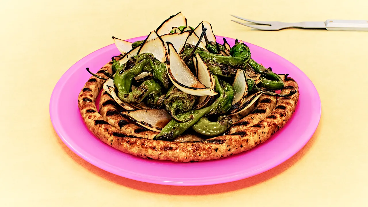 Saucisse italienne grillée aux poivrons cornichons